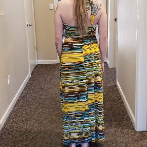 Dress - Picture 3 of 3